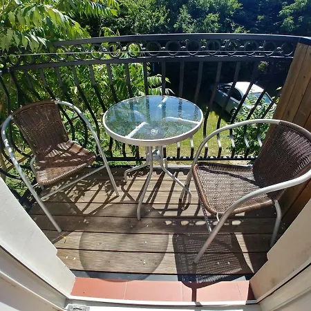 ホームステイ Pszczolka *